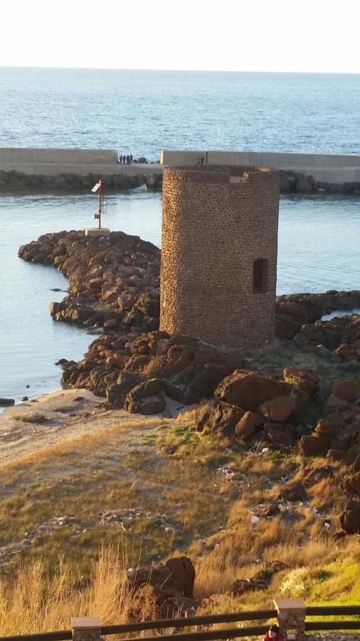 La Tartaruga Spiaggiata - Bilocale Centrale A Pochi Metri Dalla Spiaggia كاستيلساردو المظهر الخارجي الصورة