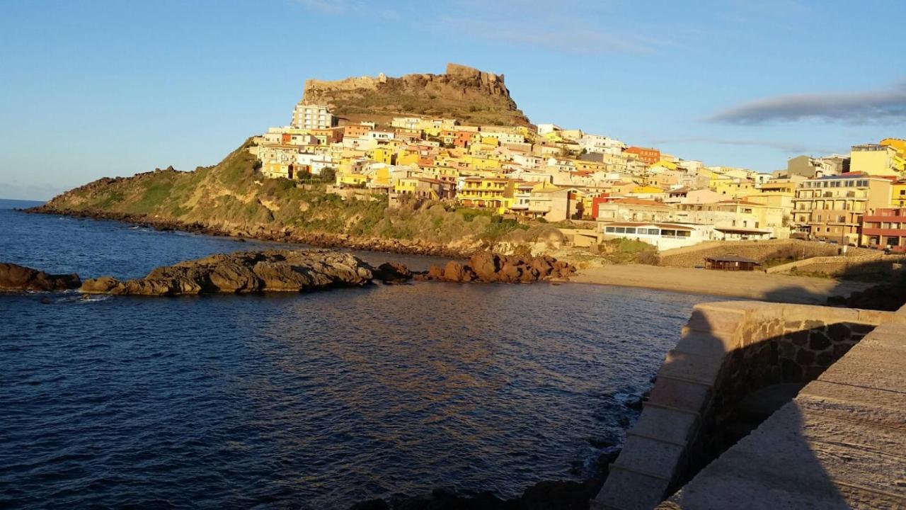 La Tartaruga Spiaggiata - Bilocale Centrale A Pochi Metri Dalla Spiaggia كاستيلساردو المظهر الخارجي الصورة